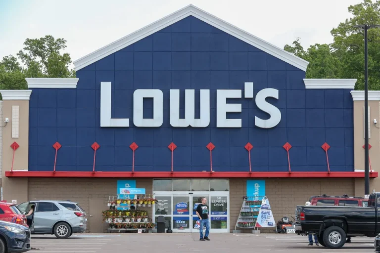 Lowe's Q1 Results Exceed Expectations Amidst DIY Slowdown