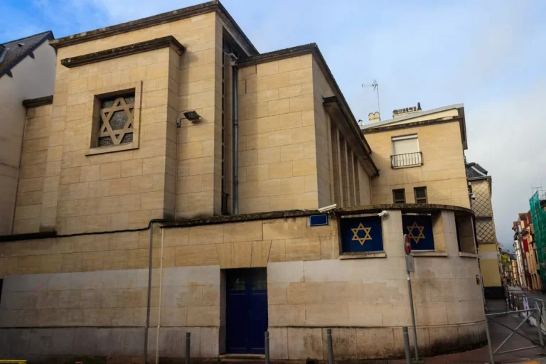 Armed Suspect Killed in Attempt to Set Fire to Synagogue in Rouen