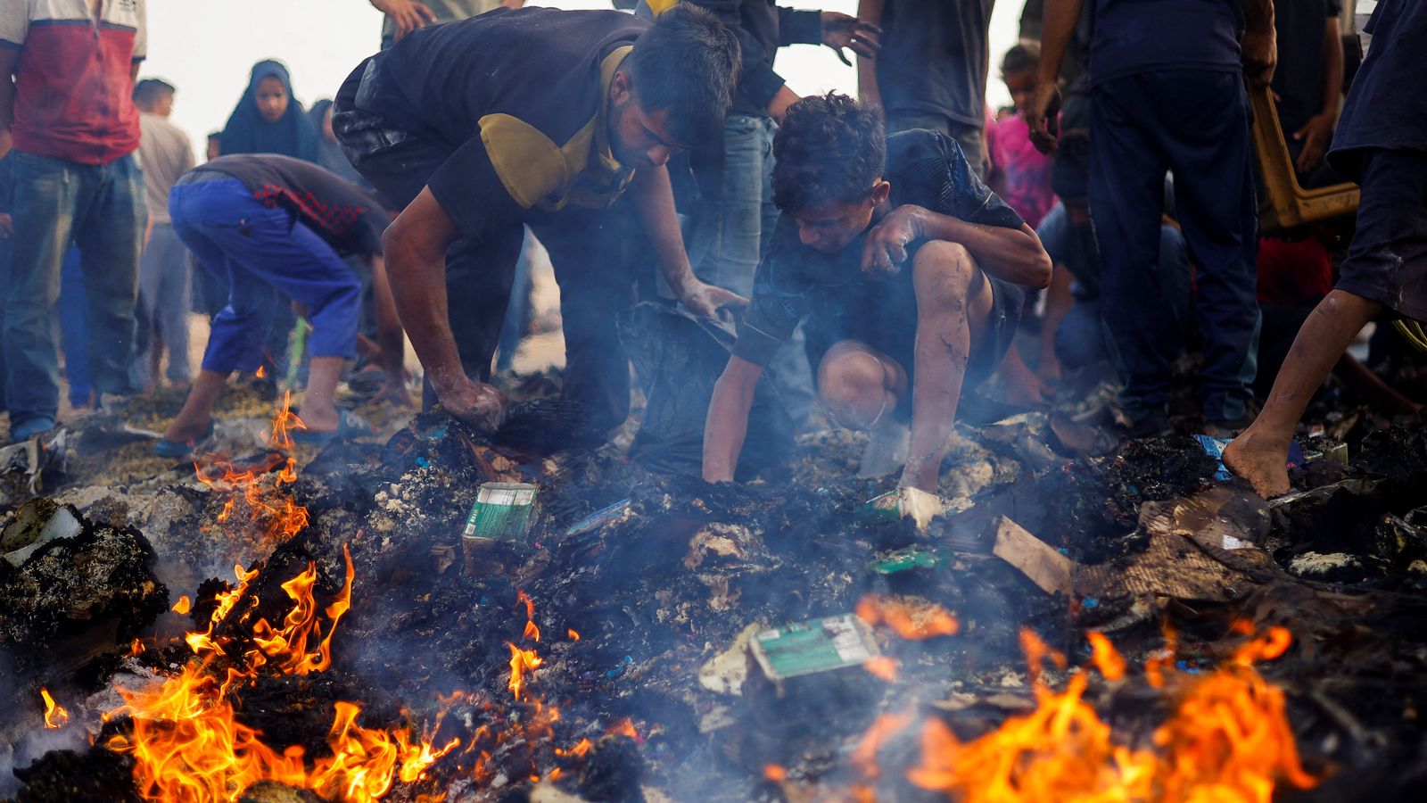 Israeli Airstrikes in Rafah Kill 35 Civilians; Hamas Fires Rockets at Tel Aviv