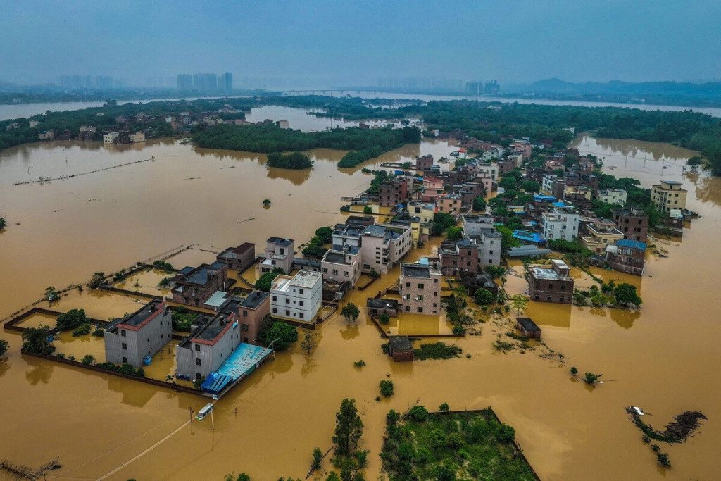 China Issues Highest Rainstorm Alert as Deadly Floods Sweep North