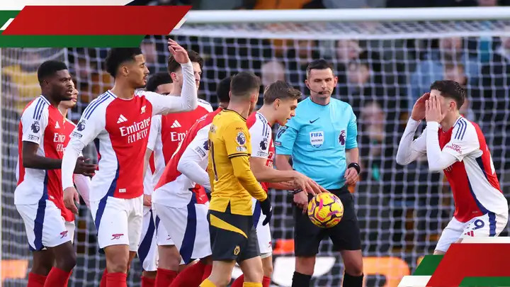 Michael Oliver is one of the most experienced referees in English football. Photo by Marc Atkins. Source: Getty Images